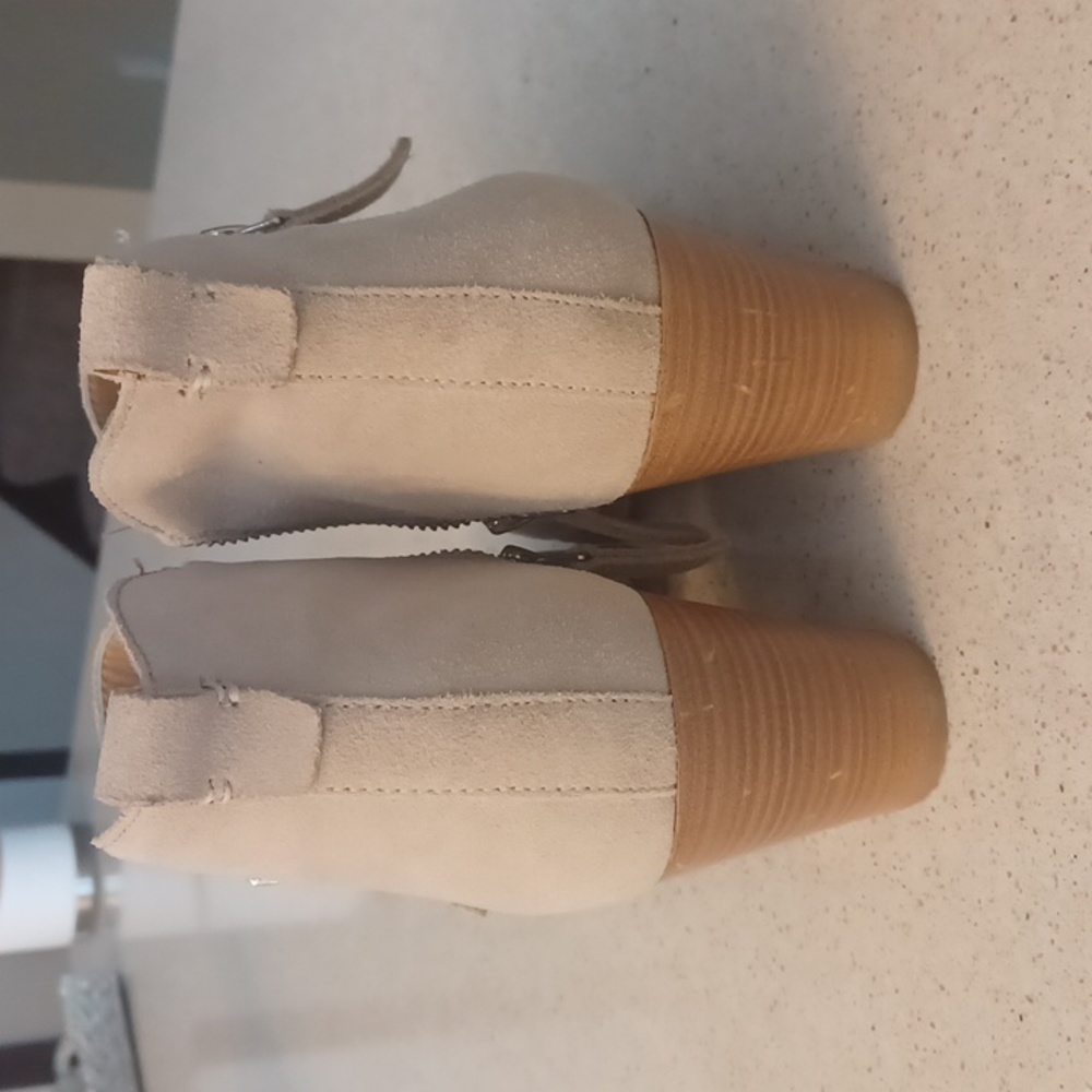 Heeled Boots - Picture 5 of 7